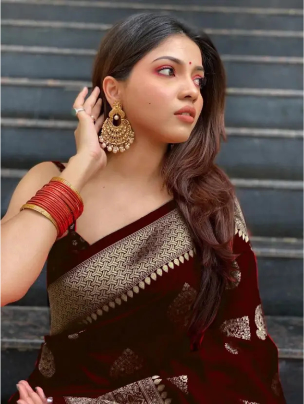 Woven Kanjivaram Pure Silk, Art Silk Saree (Maroon)