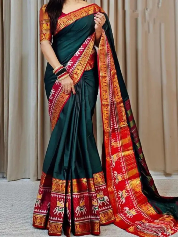 Woven, Temple Border Kanjivaram Silk Blend, Pure Silk Saree (Green)